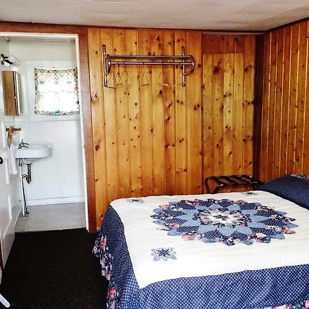 Sears Motel East Glacier Park Village Exteriör bild