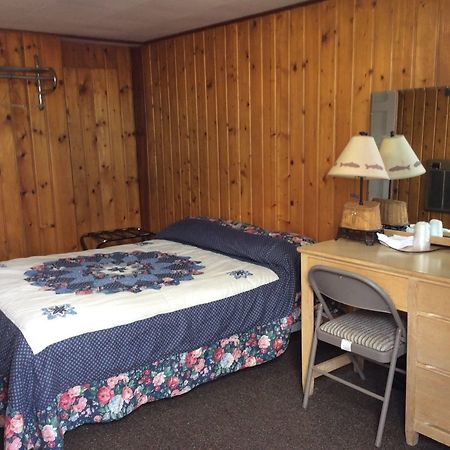 Sears Motel East Glacier Park Village Exteriör bild